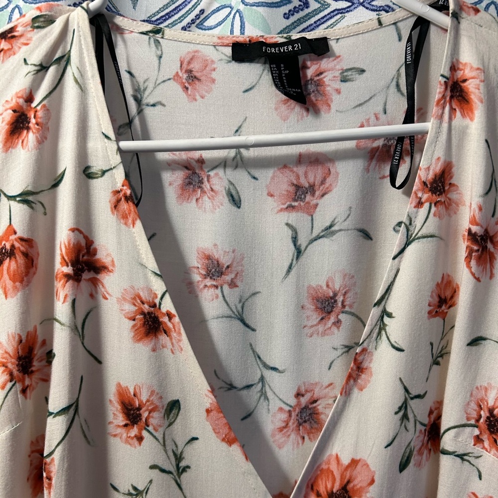 FOREVER 21 Floral Wrap Dress in Cream and Orange Print with Tie Waist - Picture 4 of 12